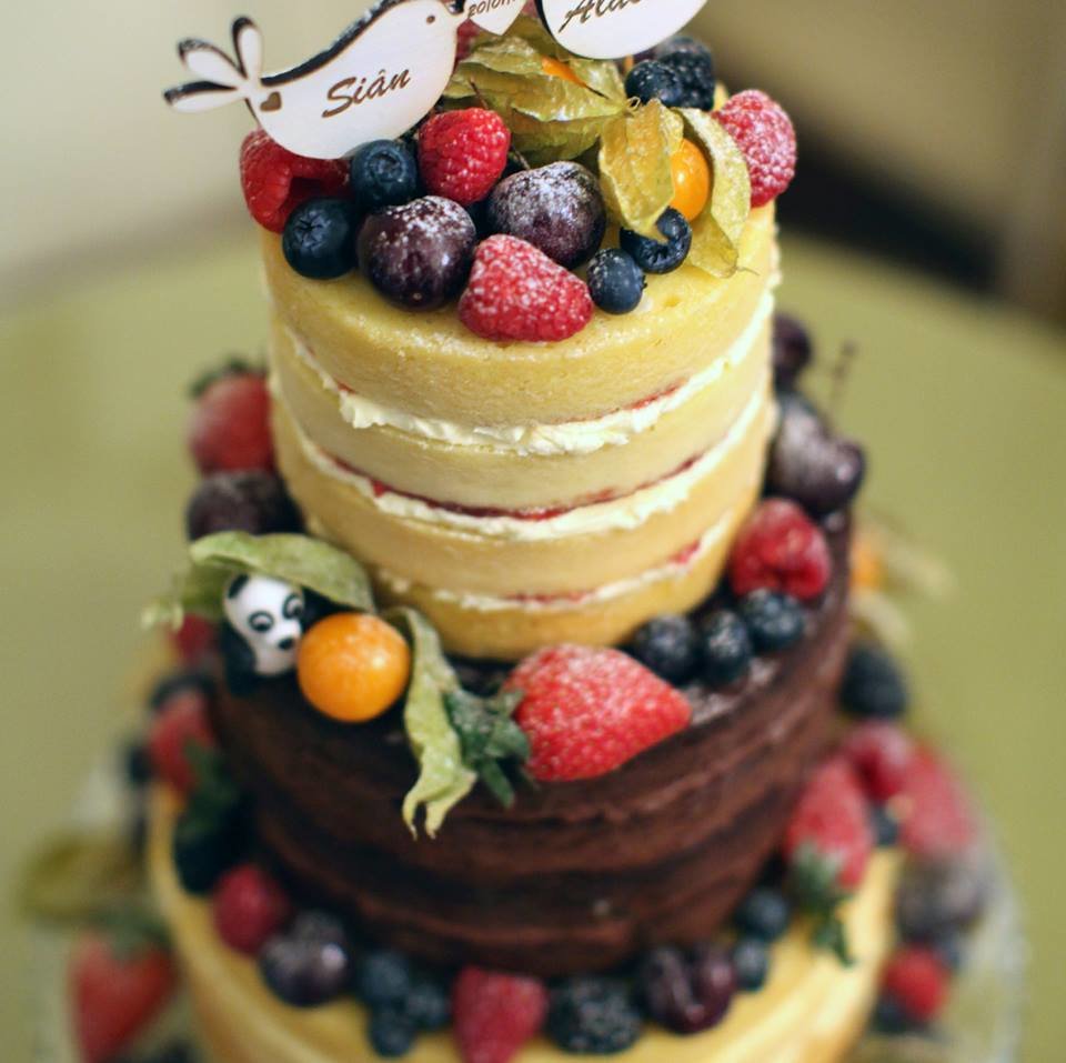 Jennifer Cakes, Halstead Wedding cakes Bridebook