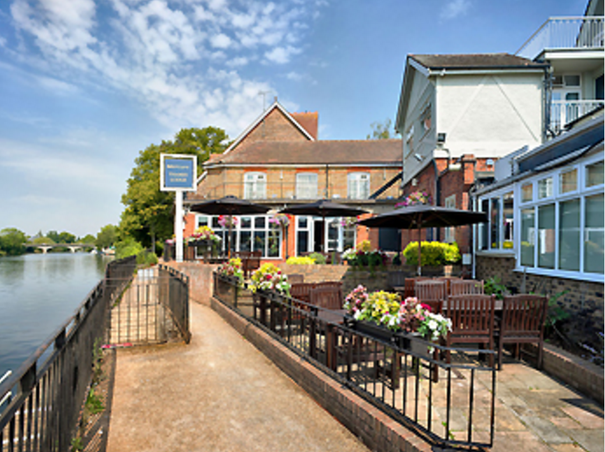 Mercure London StainesuponThames Hotel Wedding venue Bridebook